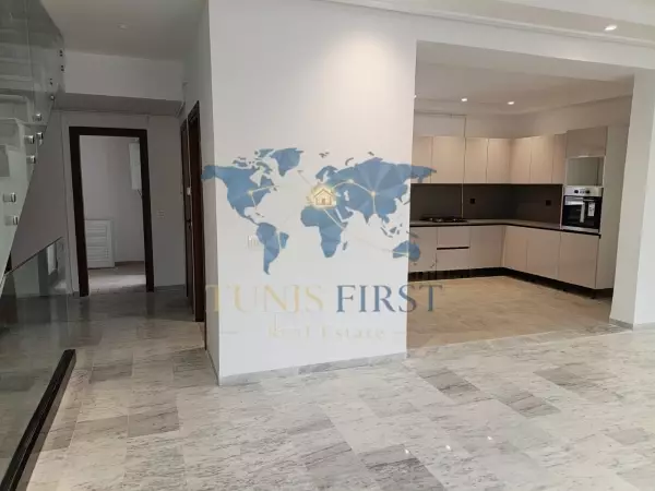 For sale: S+4 triplex in the heart of La Marsa