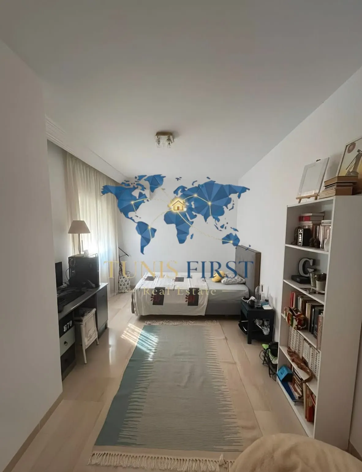 A vendre un duplex S+3 avec jardin à La Marsa — Cite Du Stade