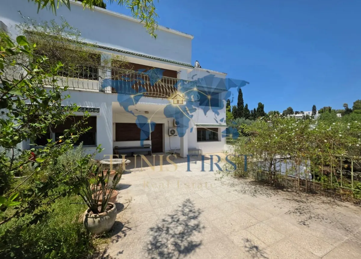 A vendre une villa style arabesque avec vue panoramique sur mer à Carthage — Carthage
