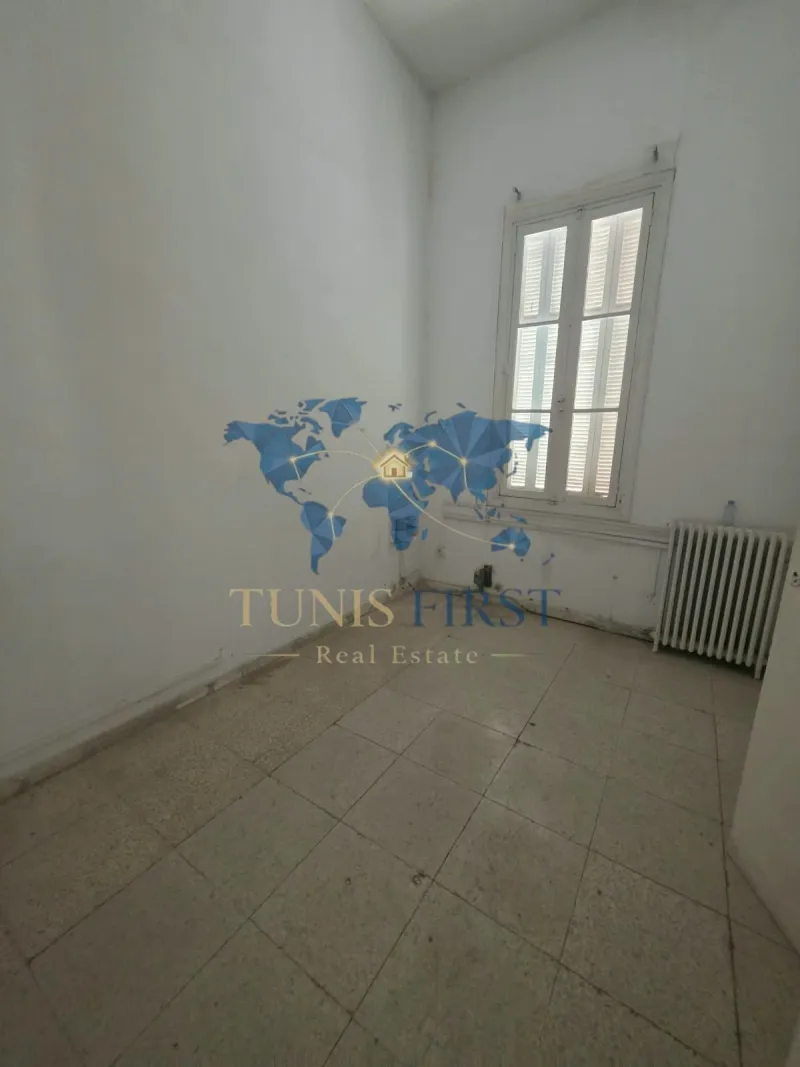A Vendre Villa à rénover à Tunis — Tunis centre ville