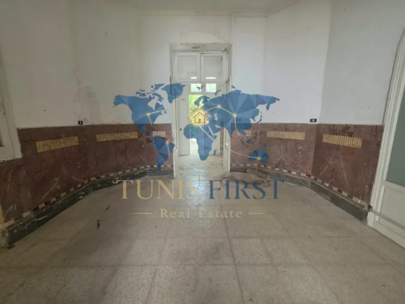 A Vendre Villa à rénover à Tunis — Tunis centre ville