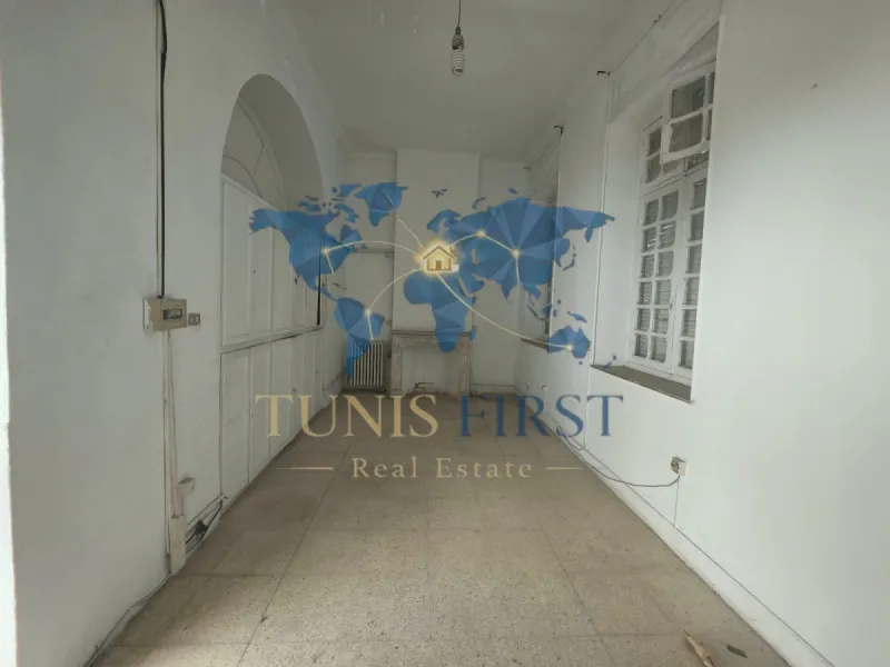 A Vendre Villa à rénover à Tunis — Tunis centre ville
