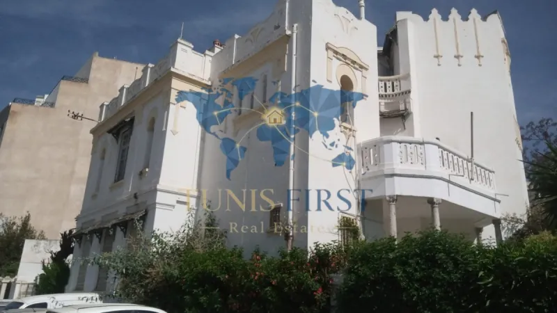 A Vendre Villa à rénover à Tunis — Tunis centre ville