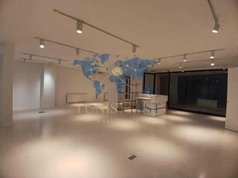 A louer local commercial de 160m² au centre de La Marsa