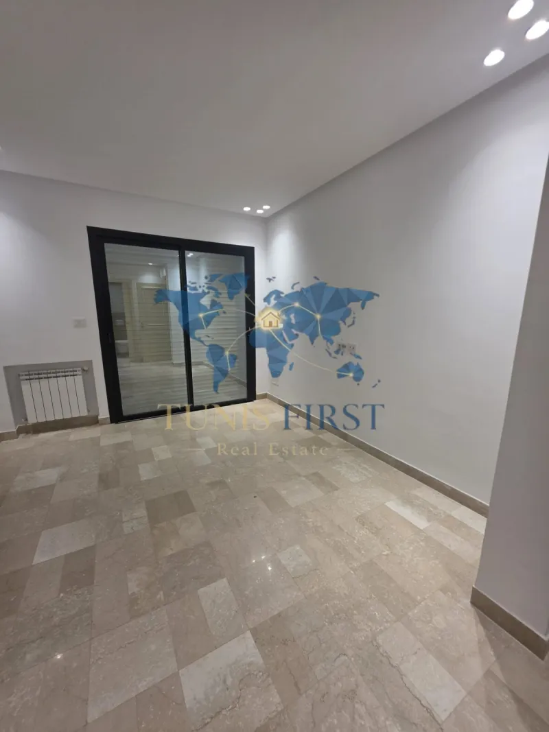 A Louer Appartement S+2 de Luxe à La Marsa — Marsa ville