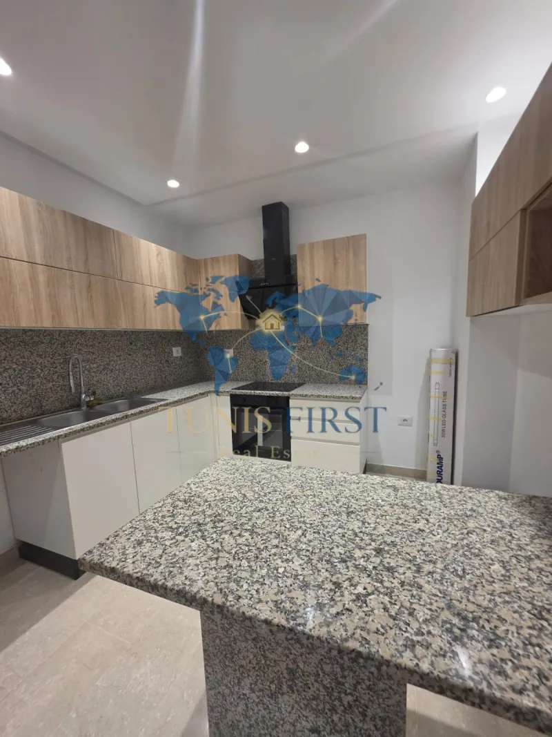 A Louer Appartement S+2 de Luxe à La Marsa — Marsa ville