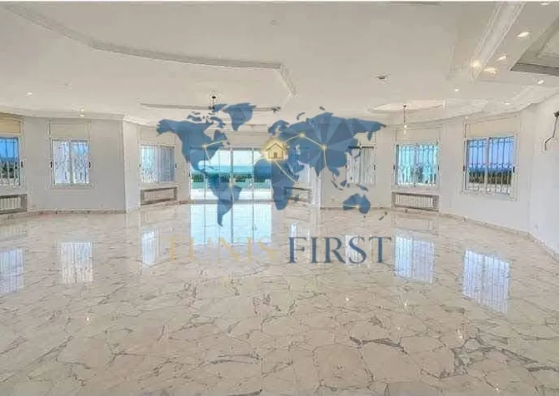 A louer Villa de charme pieds dans l’eau à La Marsa Cube — Marsa Cube