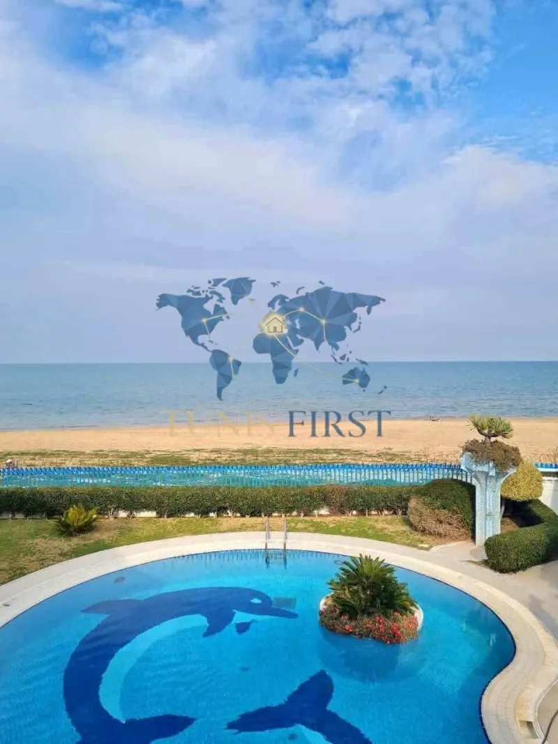 A louer Villa de charme pieds dans l’eau à La Marsa Cube — Marsa Cube