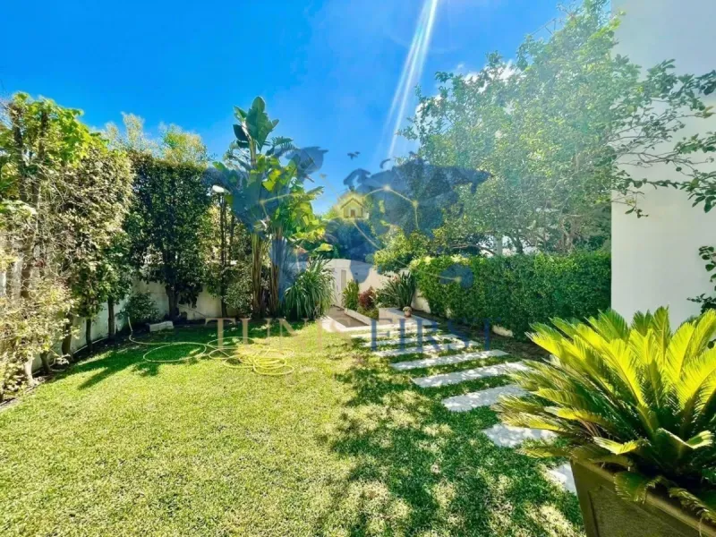 A Louer Luxueuse Villa Vide à Carthage — Carthage