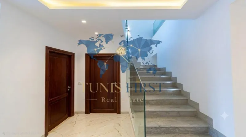 A Louer Triplex de Luxe Meublé pour Courte Durée à Hammamet — Tunisie