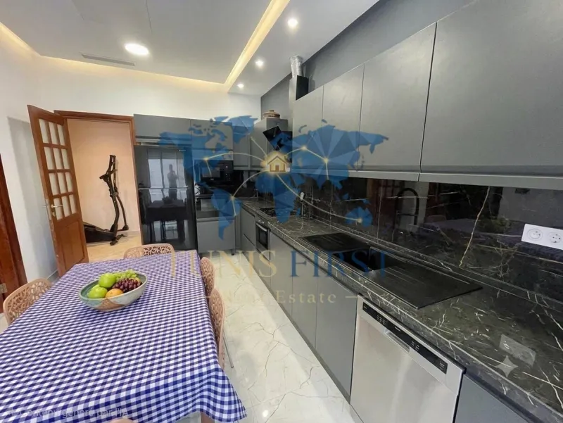 A Louer Triplex de Luxe Meublé pour Courte Durée à Hammamet — Tunisie