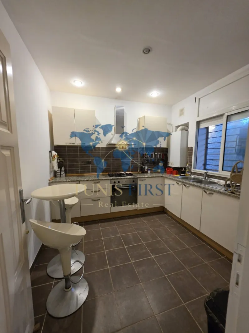 A Louer Charmant Duplex Meublé à La Marsa — Cite Du Stade