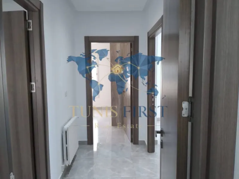 A Louer Appartement S+2 Vide à La Marsa Corniche — Marsa corniche
