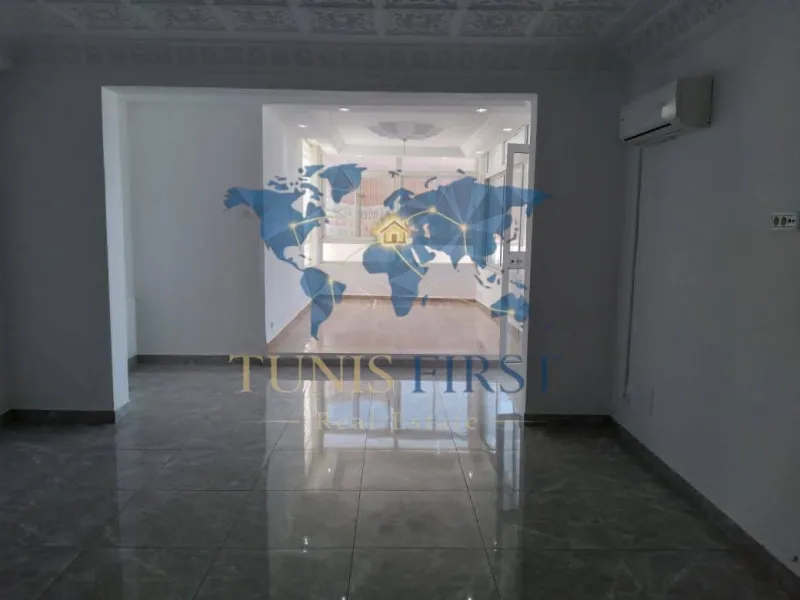 A Louer Appartement S+2 Vide à La Marsa Corniche — Marsa corniche