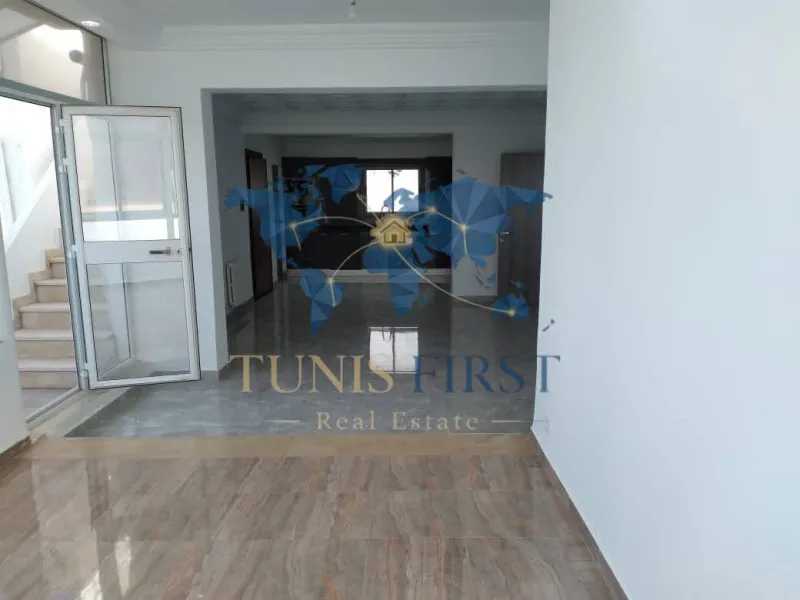 A Louer Appartement S+2 Vide à La Marsa Corniche — Marsa corniche