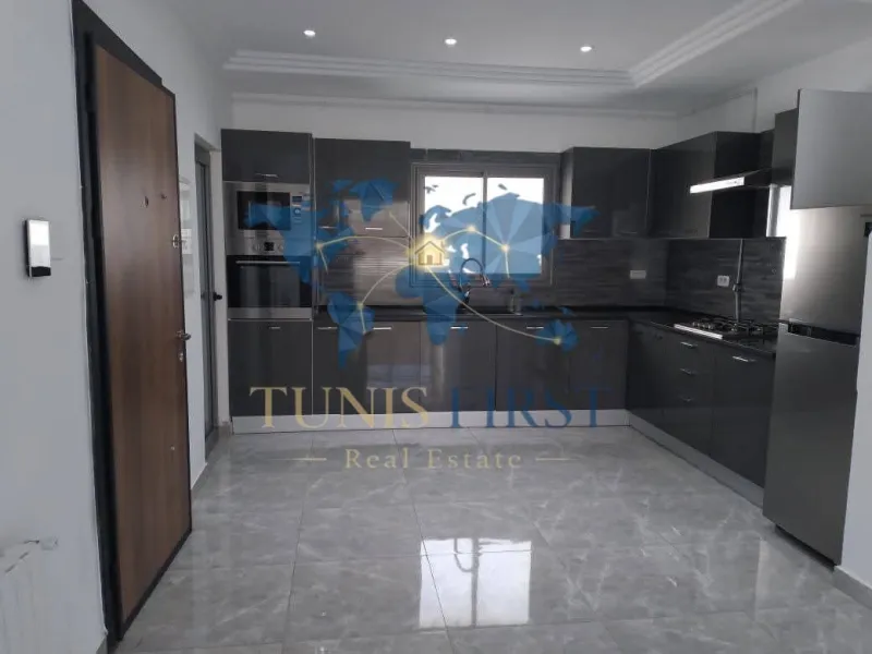 A Louer Appartement S+2 Vide à La Marsa Corniche — Marsa corniche