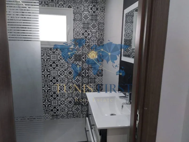 A Louer Appartement S+2 Vide à La Marsa Corniche — Marsa corniche