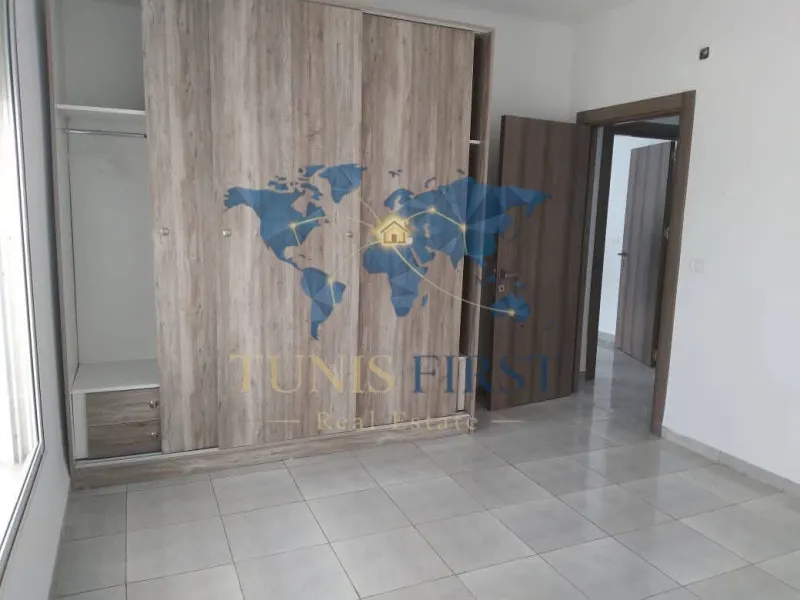 A Louer Appartement S+2 Vide à La Marsa Corniche — Marsa corniche