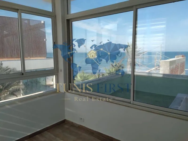 A Louer Appartement S+2 Vide à La Marsa Corniche — Marsa corniche