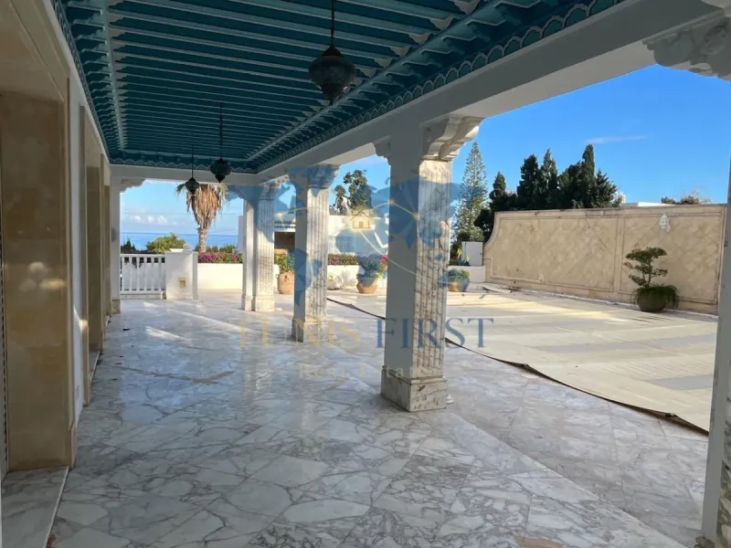 A louer villa de charme S+6 à Marsa Cube — Marsa Cube