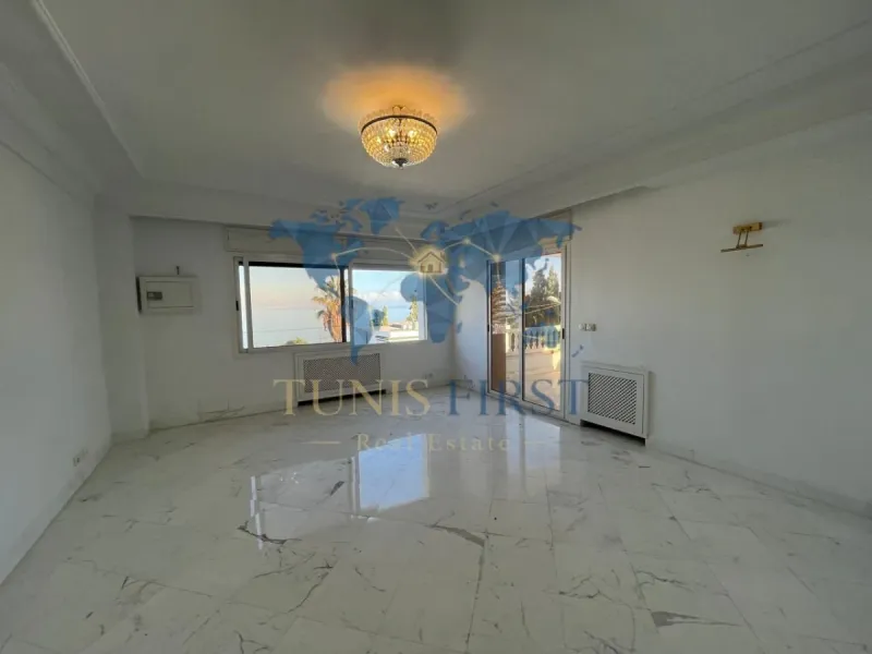 A louer villa de charme S+6 à Marsa Cube — Marsa Cube
