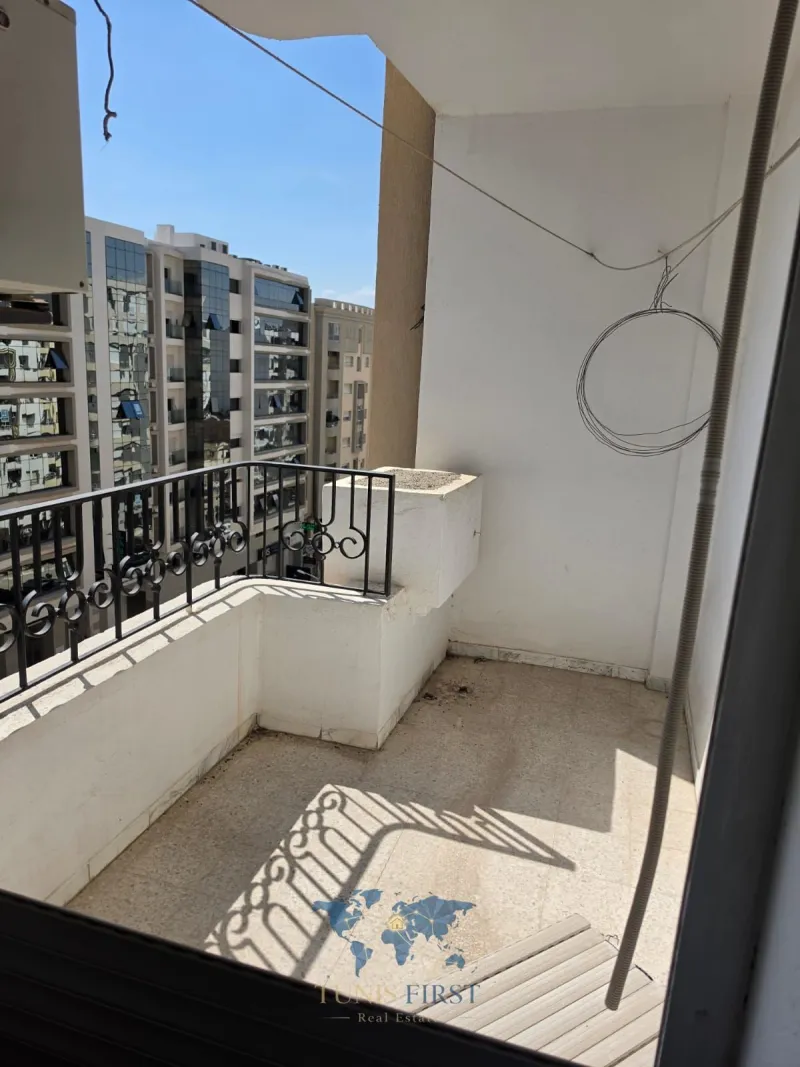 A Louer Appartement S+2 Vide à Ennasr 2 — Cite Ennasr 2
