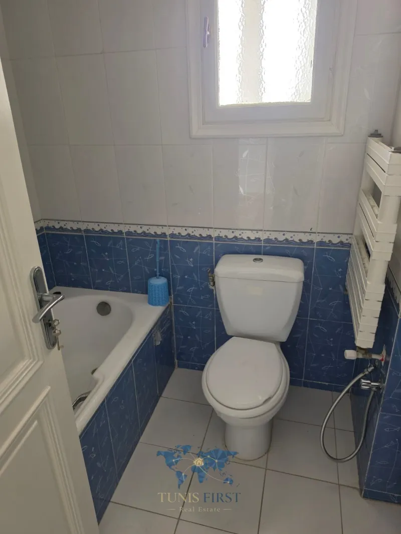 A Louer Appartement S+2 Vide à Ennasr 2 — Cite Ennasr 2