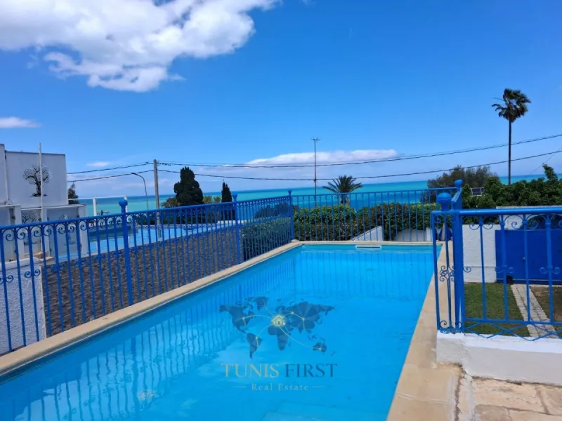 À Louer Jolie Villa Meublée à La Marsa Corniche — Marsa corniche