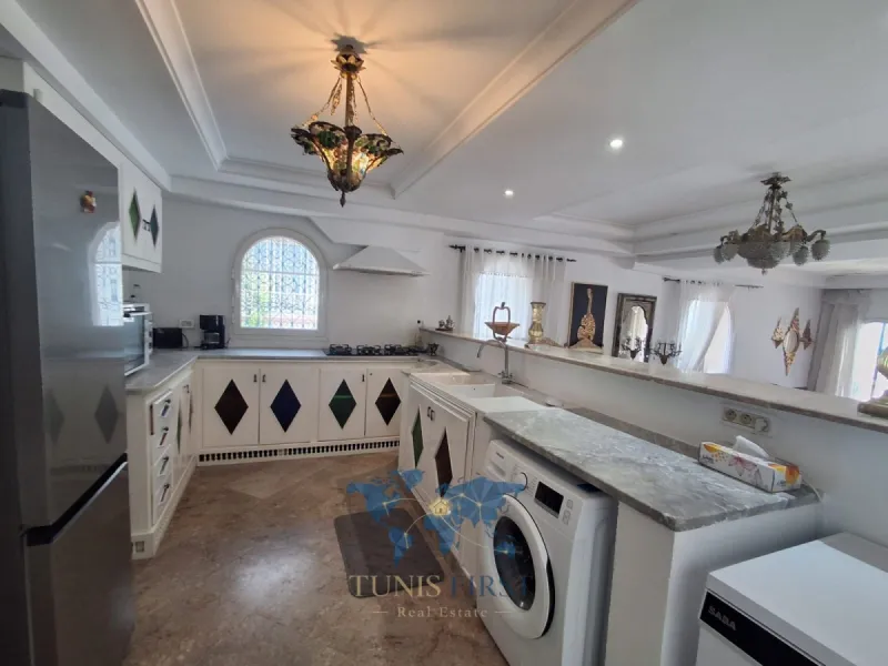 À Louer Jolie Villa Meublée à La Marsa Corniche — Marsa corniche