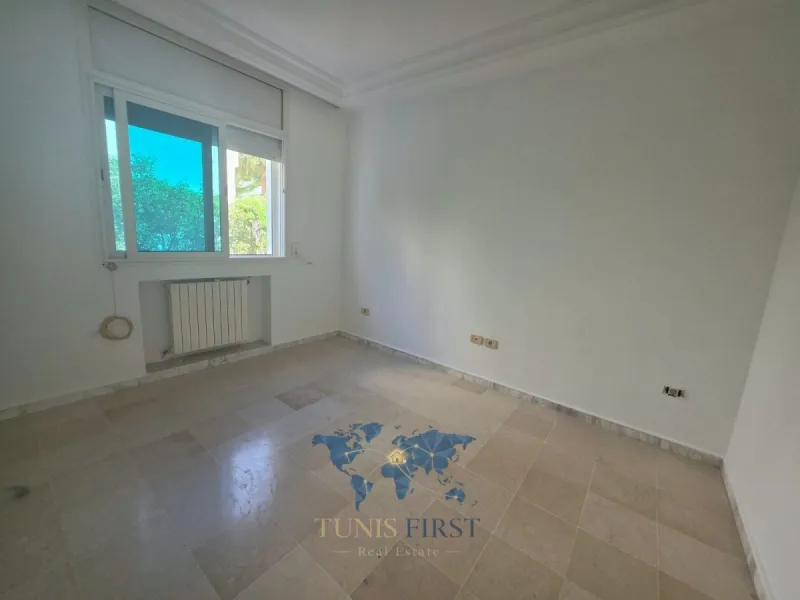 A Louer Appartement de Charme S+3 Vide à Gammarth — Gammarth