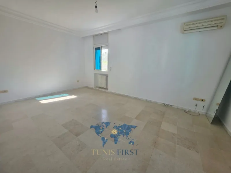 A Louer Appartement de Charme S+3 Vide à Gammarth — Gammarth