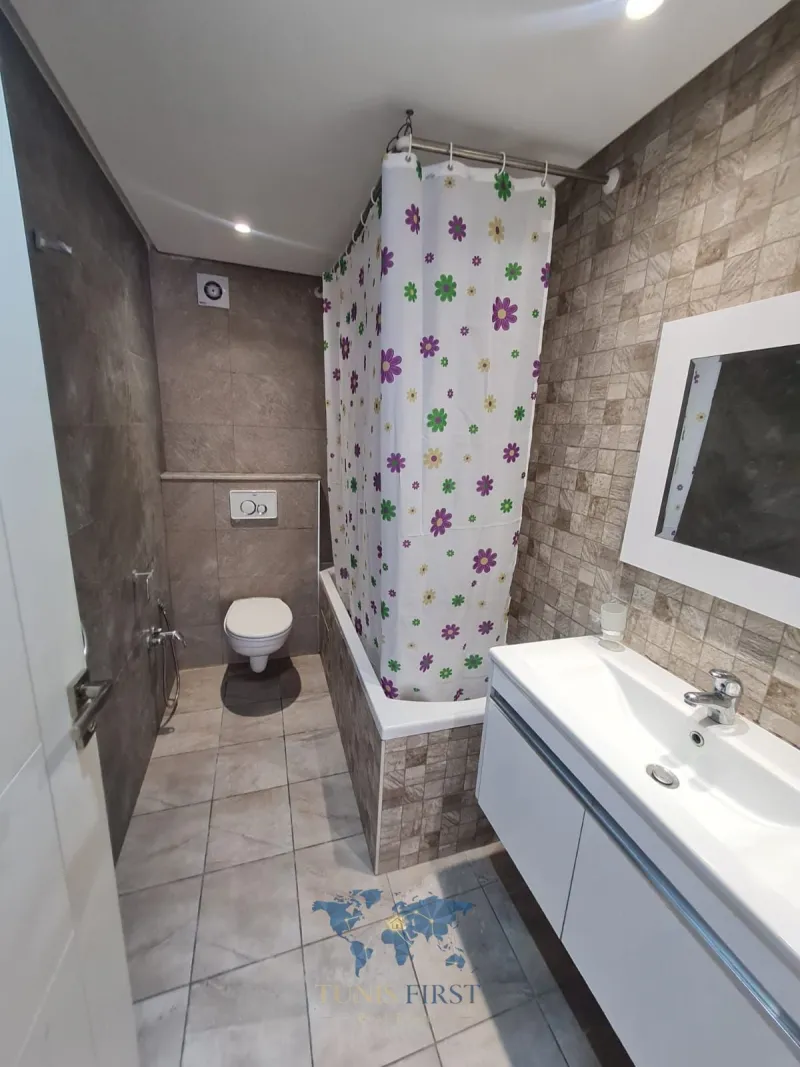 A Vendre Appartement S+4 aux Jardins de Carthage — La Marsa