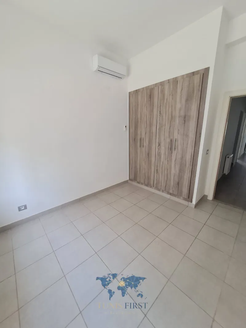 A Vendre Appartement S+4 aux Jardins de Carthage — La Marsa