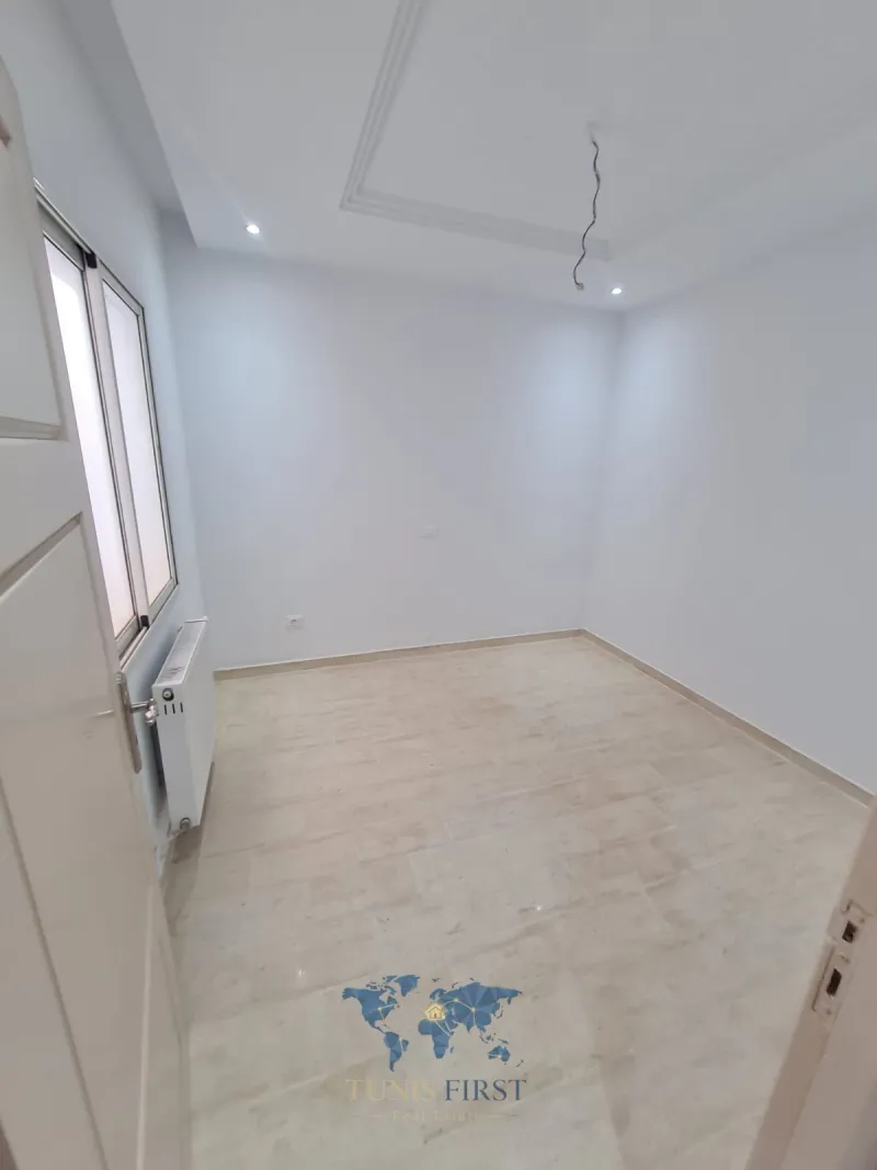 A Louer Bureau A+3 à Ain Zaghouan Nord — Ain Zaghouan Nord