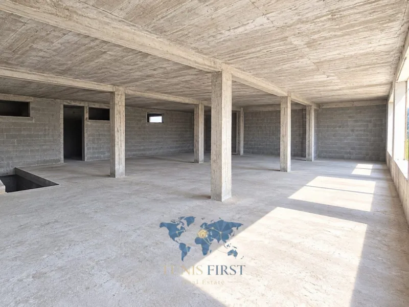 A louer local commercial de 190 m² à Ain Zaghouan Nord — La Marsa