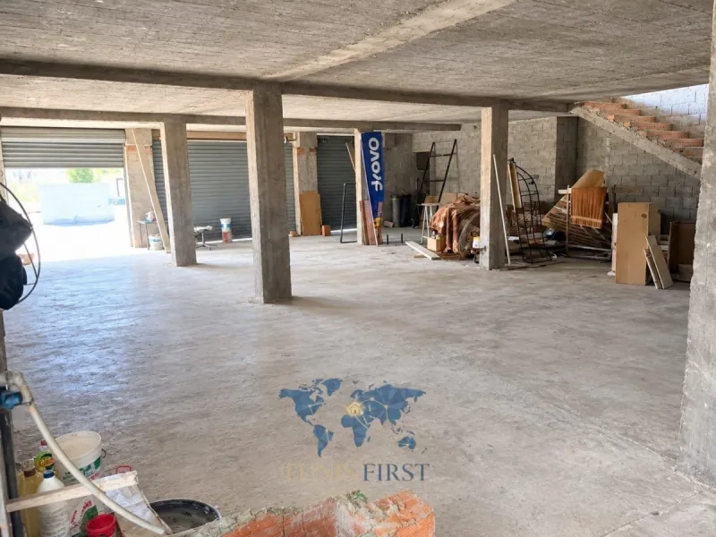 A louer local commercial de 190 m² à Ain Zaghouan Nord — La Marsa