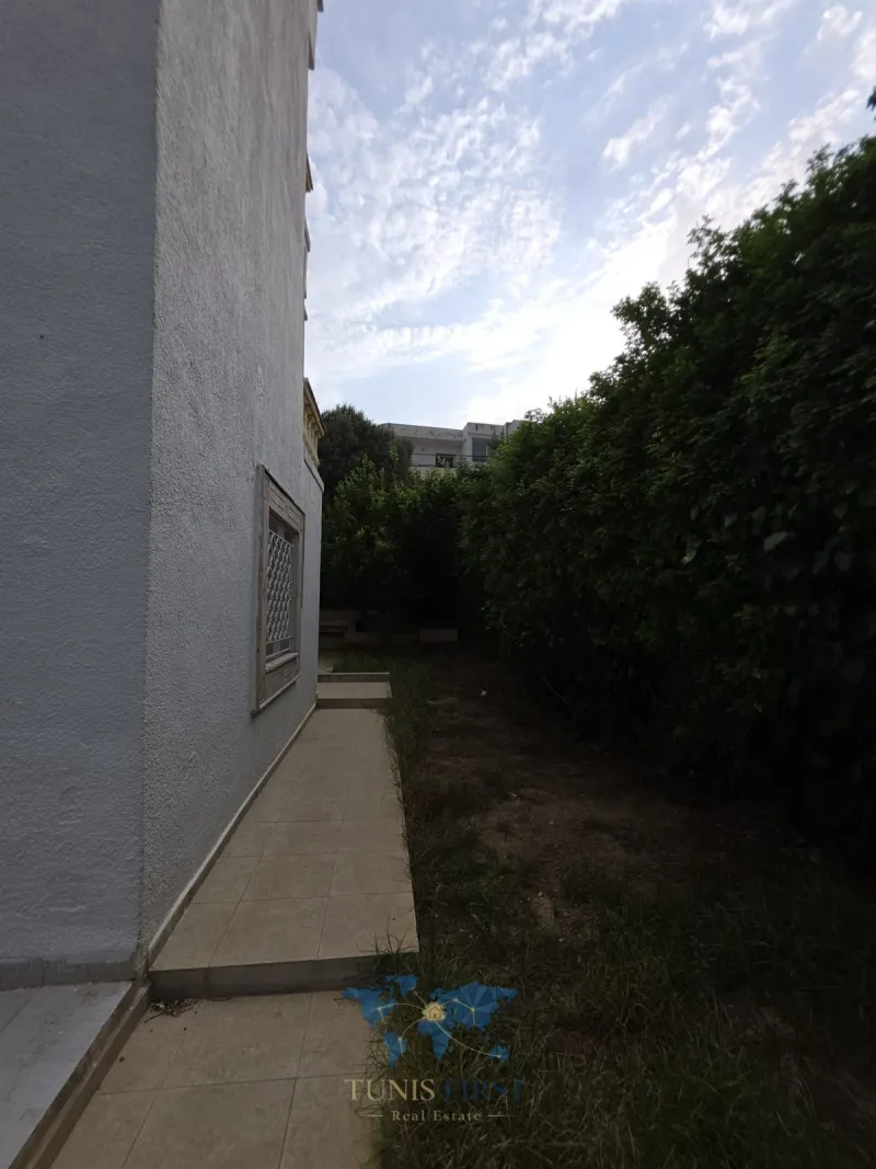 A louer  Villa S+6 pour usage bureautique à Gammarth — Gammarth