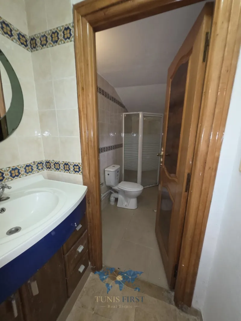 A louer  Villa S+6 pour usage bureautique à Gammarth — Gammarth