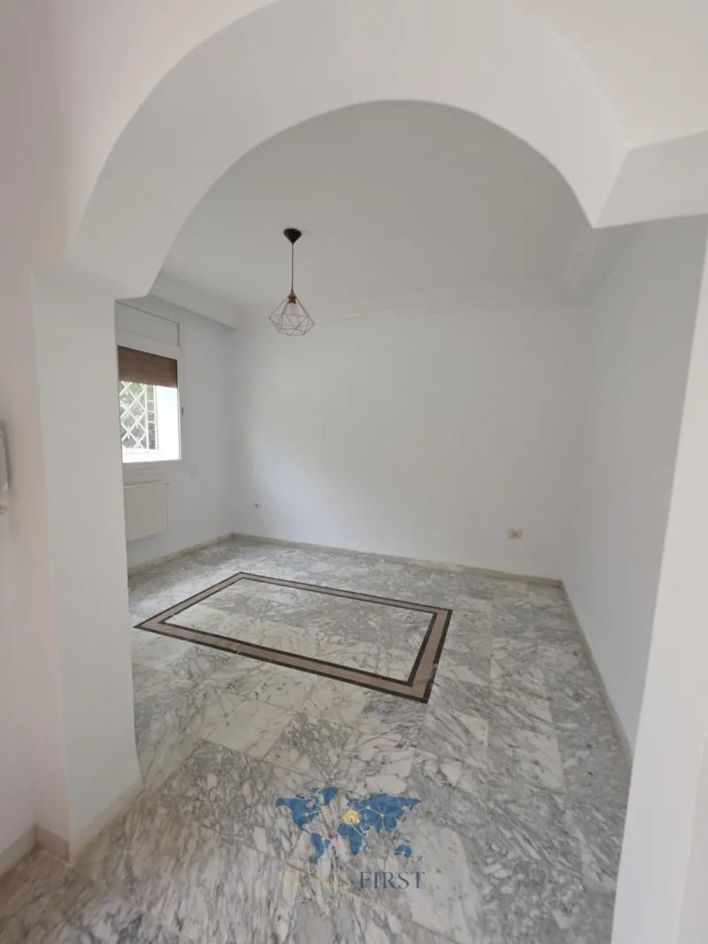 A louer  Villa S+6 pour usage bureautique à Gammarth — Gammarth