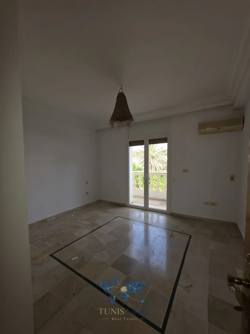 A louer  Villa S+6 pour usage bureautique à Gammarth — Gammarth