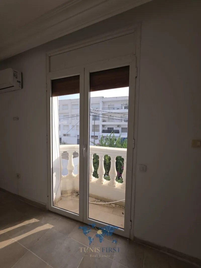 A louer  Villa S+6 pour usage bureautique à Gammarth — Gammarth