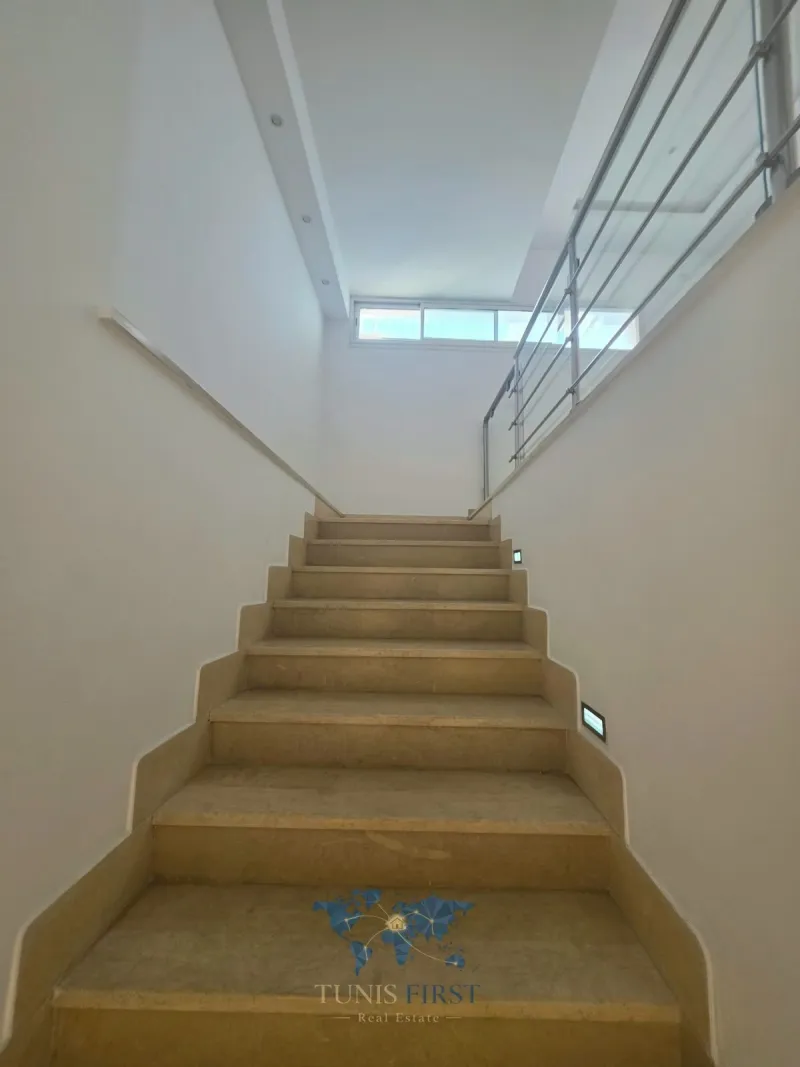 A Louer Duplex S+3 à La Marsa Sidi Abd Laziz — Sidi abdelaziz
