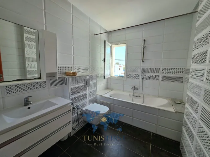 A Louer Duplex S+3 à La Marsa Sidi Abd Laziz — Sidi abdelaziz