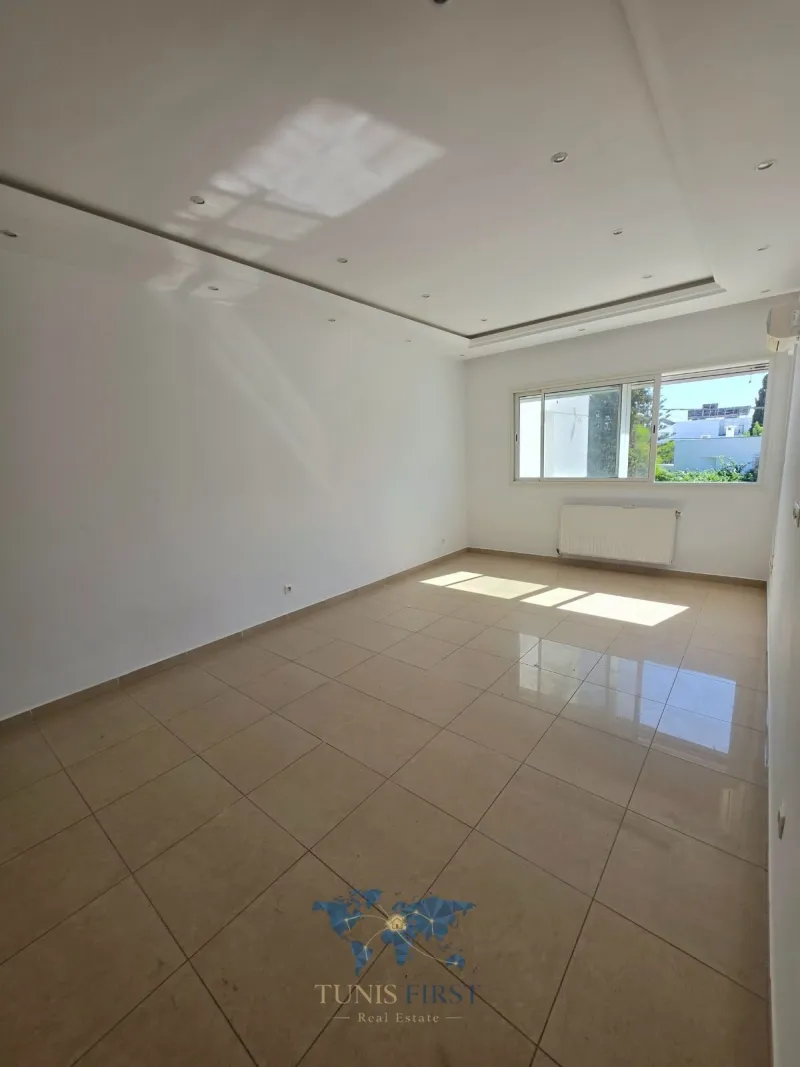 A Louer Duplex S+3 à La Marsa Sidi Abd Laziz — Sidi abdelaziz