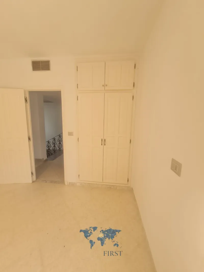 A Louer Villa Jumelée Vide à Cité EL Moez, La Marsa — Cite El Moez