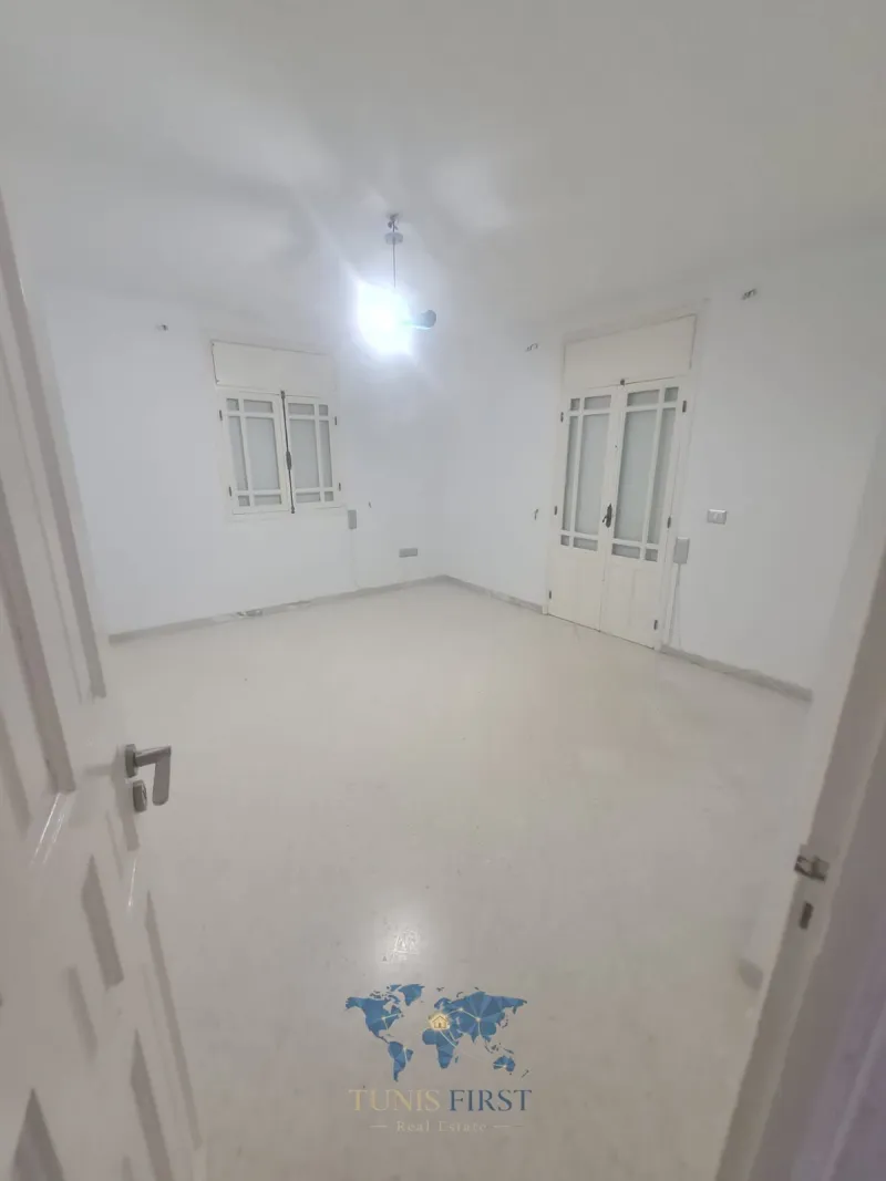 A Louer Villa Jumelée Vide à Cité EL Moez, La Marsa — Cite El Moez