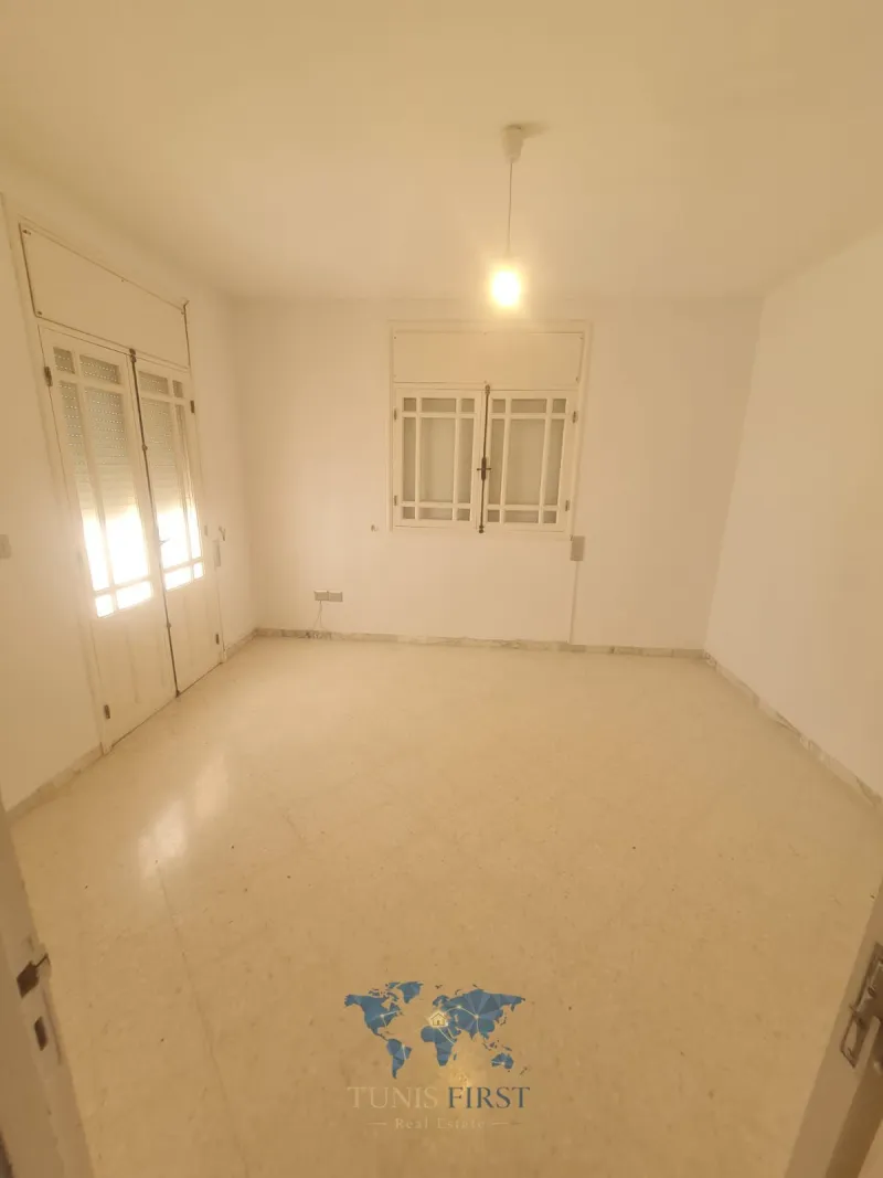 A Louer Villa Jumelée Vide à Cité EL Moez, La Marsa — Cite El Moez