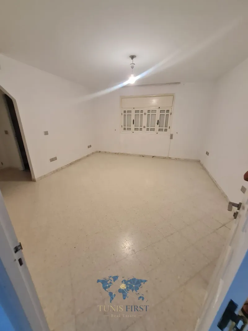 A Louer Villa Jumelée Vide à Cité EL Moez, La Marsa — Cite El Moez