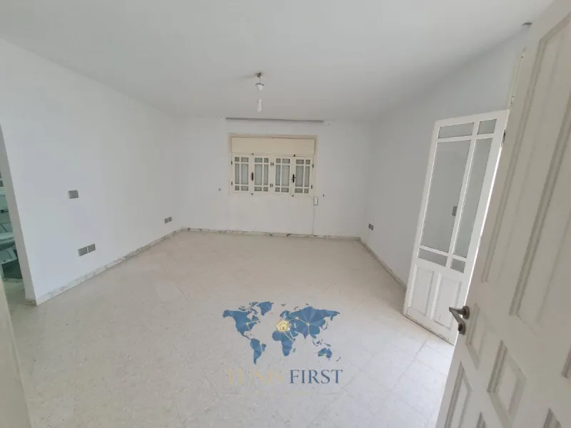 A Louer Villa Jumelée Vide à Cité EL Moez, La Marsa — Cite El Moez