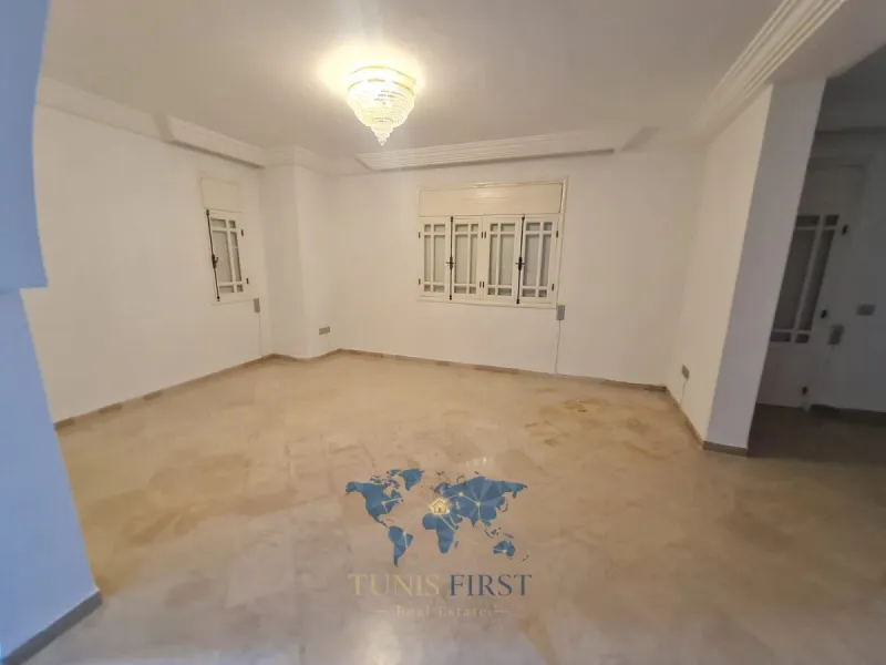 A Louer Villa Jumelée Vide à Cité EL Moez, La Marsa — Cite El Moez